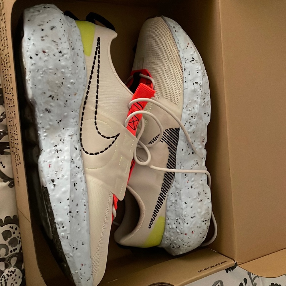 Mens nike shoes size 11 worn 4 times cleaned an look brand new